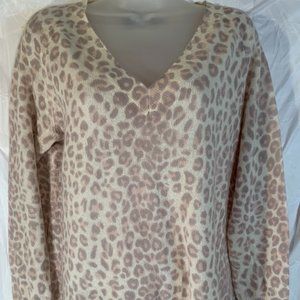 $35 Cashmere 360 V-Neck Light Pink Leopord Print S
